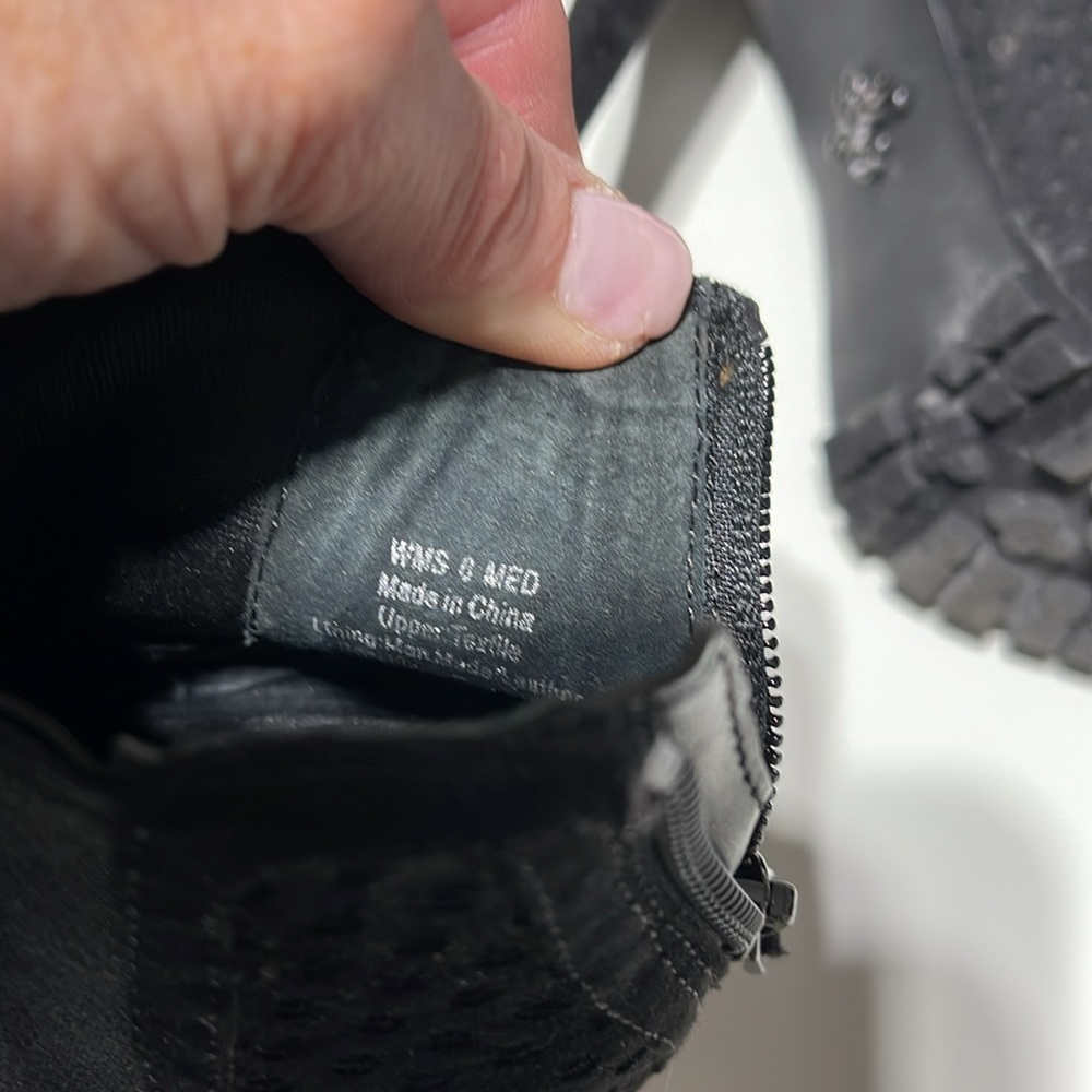 Simple Vera Open Toe Booties - image 5